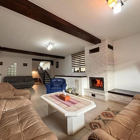 אזוגה Skyline Villa מראה חיצוני תמונה