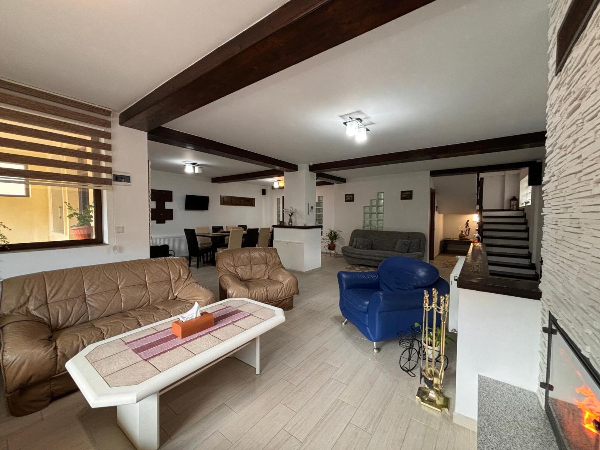 אזוגה Skyline Villa מראה חיצוני תמונה