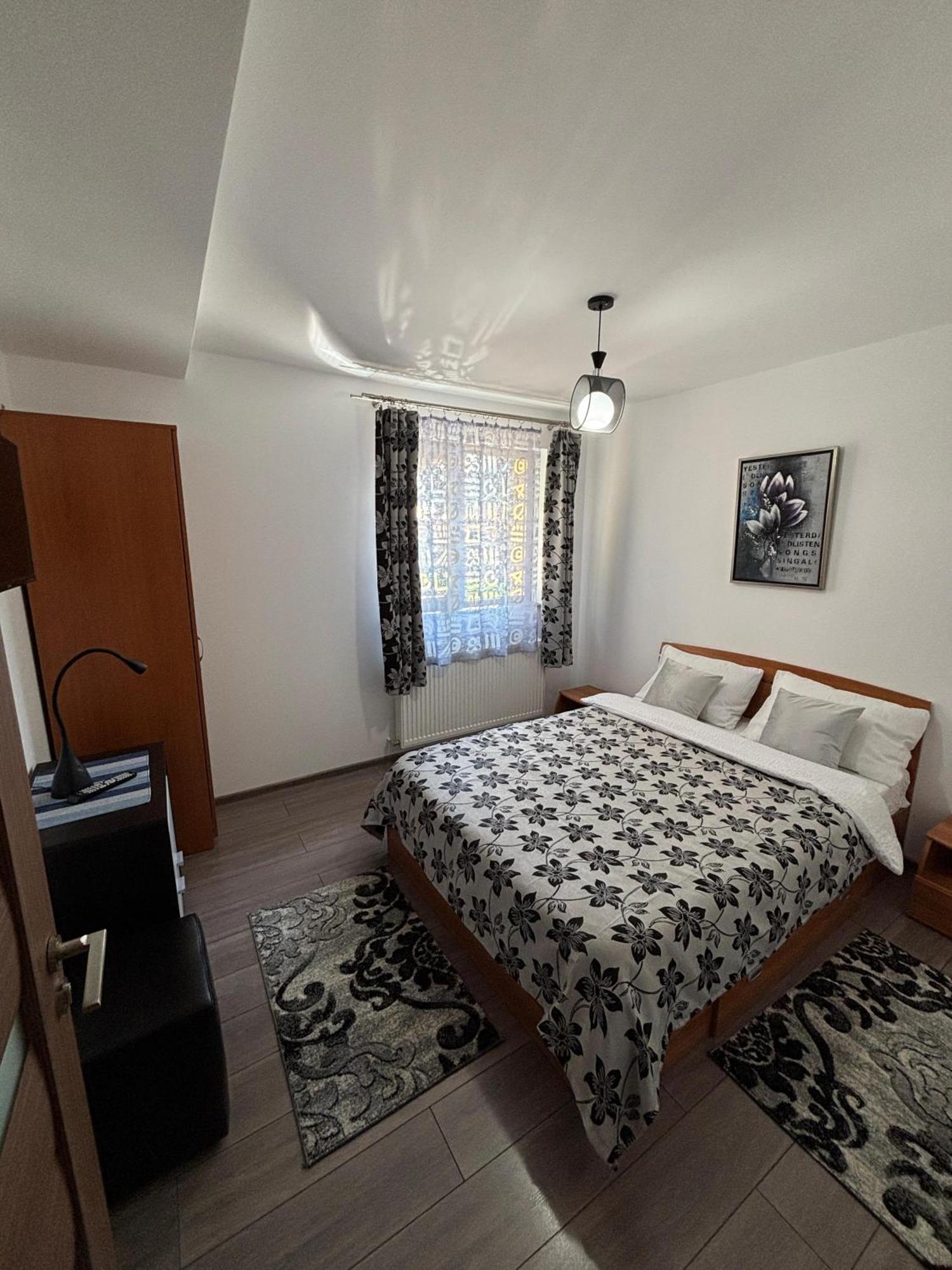 אזוגה Skyline Villa מראה חיצוני תמונה